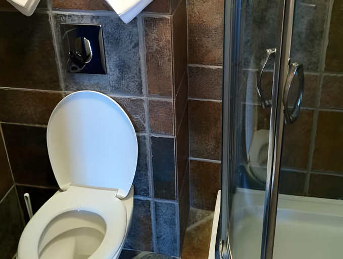 Bathroom 2, Rusalka Holiday Village, Kavarna