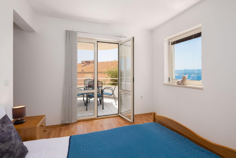 Others 3, Apartments PERIC, Omiš