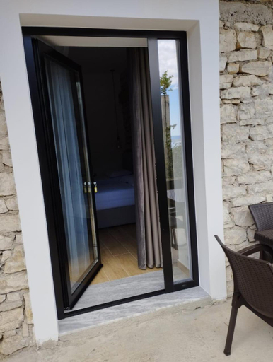 4, SARANDA Vila HM, Sarandës