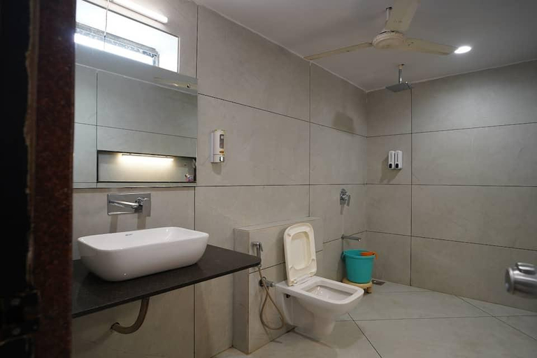 Bathroom 3, Hotel Gokul, Kachchh