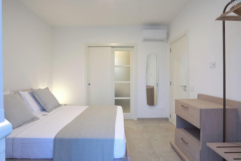 Bedroom 4, Carrubia, Lecce