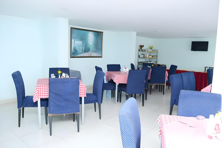 Food & Drinks 2, Super Townhouse Hills Palace, The Nilgiris