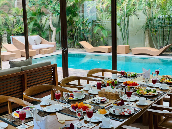 Food & Drinks 5, Beach Axis Villa, center of Seminyak, Badung