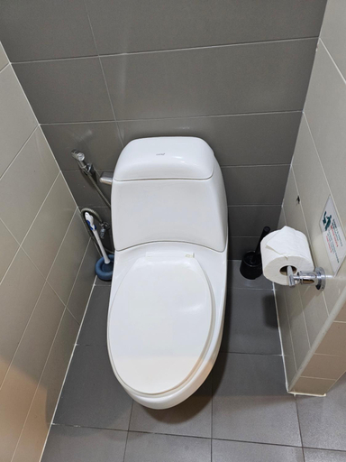 Bathroom 4, Karon Kozy Apartment, Phuket Island