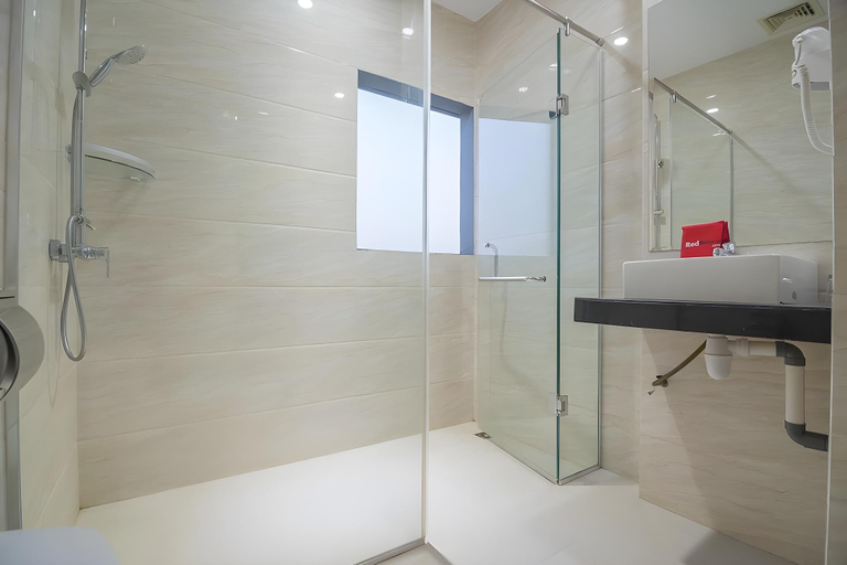 Bathroom 4, Lucky Star Hotel, Batam