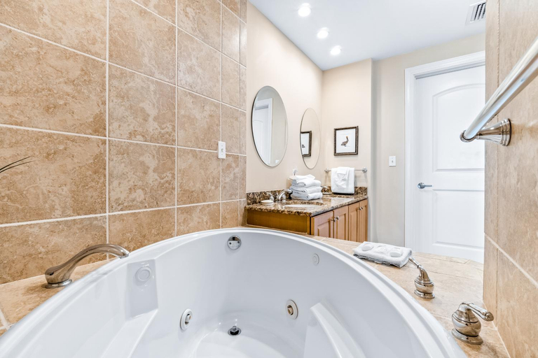 Bathroom 4, Mustique 702, Baldwin
