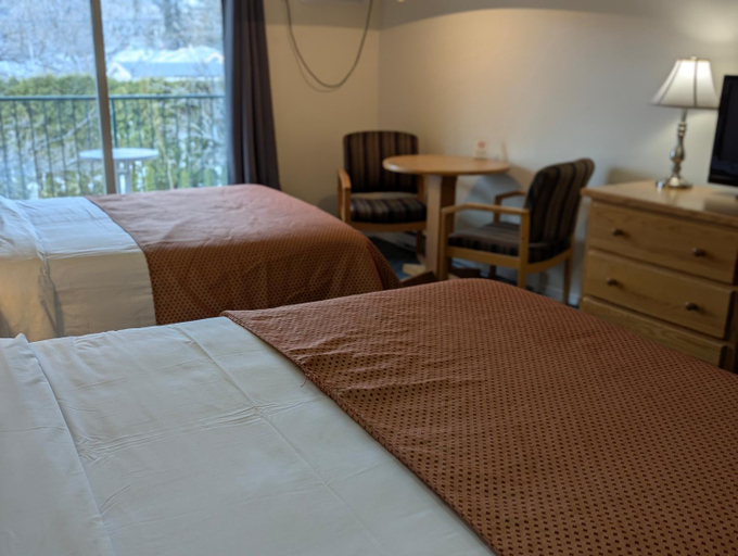 Bedroom 2, Summerland Motel, Okanagan-Similkameen