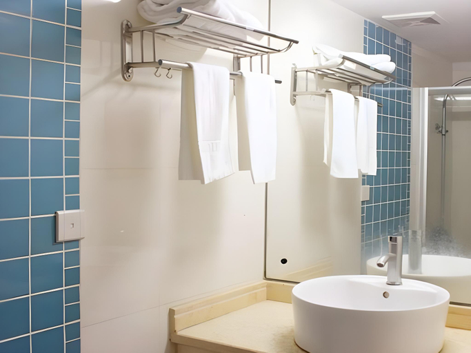 Bathroom 4, Datong Hotel, Datong