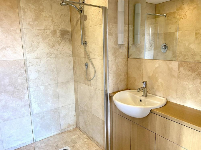 Bathroom 3, George & Dragon Country Pub & Hotel Wolverton Townsend, Hampshire