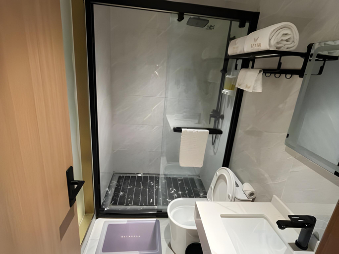 Bathroom 4, Jin Jiang Star Hotel, Pasay City