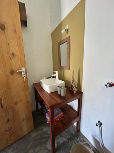 Bathroom 5, BONDENI BEACH HOUSE, Kusini