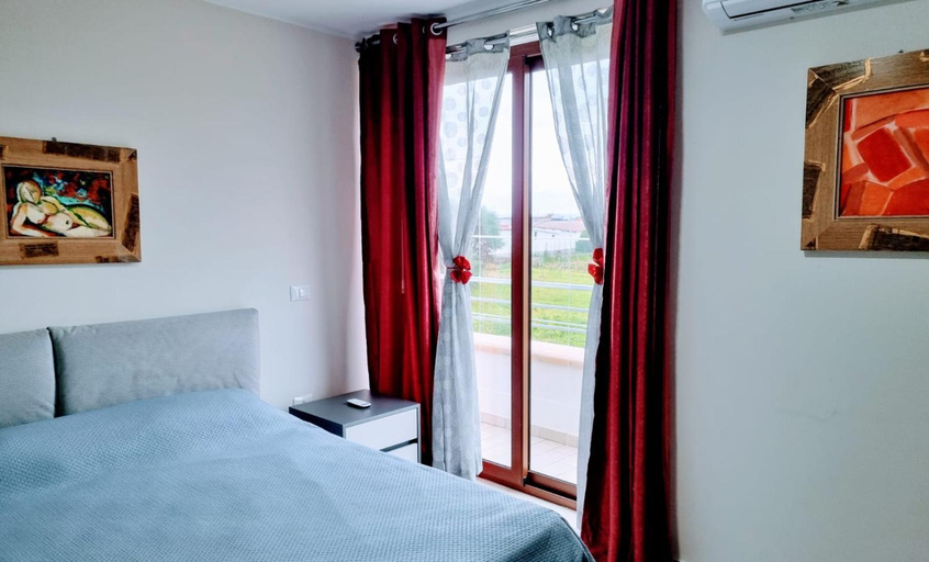 Others 2, B&B Tavernese Case per ferie, Crotone