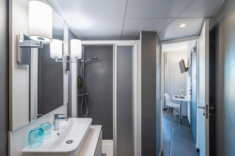Bathroom 4, Hotel El Puerto by Pierre Vacances, Málaga