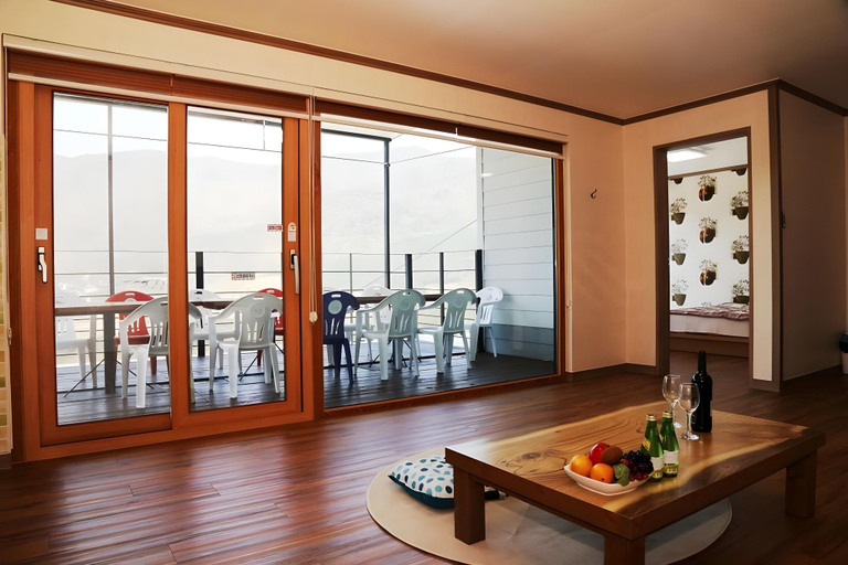 Others 3, Sancheong Jirisan Sunset Pension, Sancheong