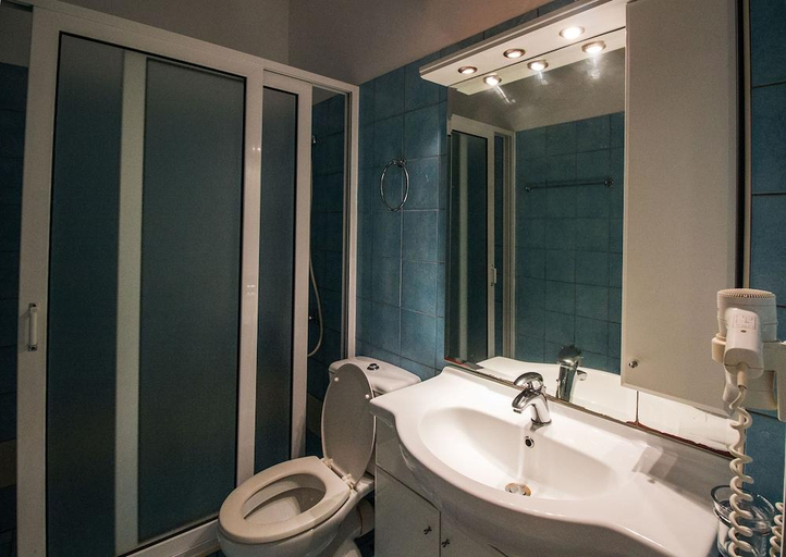 Bathroom 3, Nireas Resort Corfu, Ionian Islands
