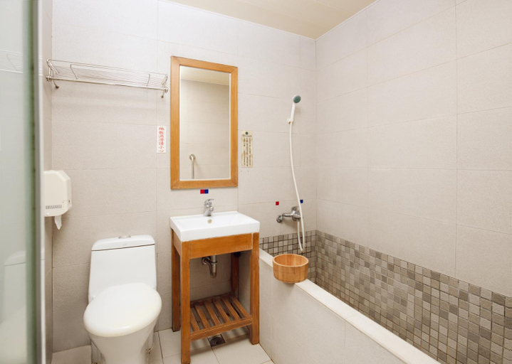 Bathroom 4, Si Zhongxi Qingquan Japanese Hot Spring Hotel, Pingtung