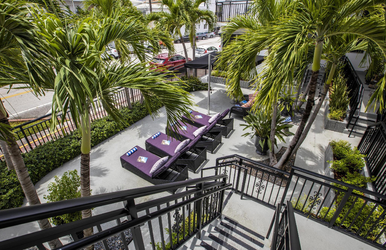 Public Area, Beachside Apartment Hotel, Miami-Dade