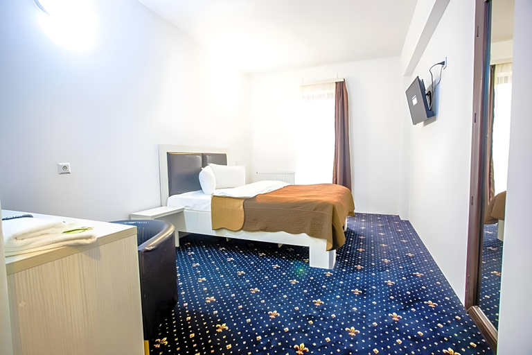 Bedroom 2, Hotel Charter Otopeni, Otopeni