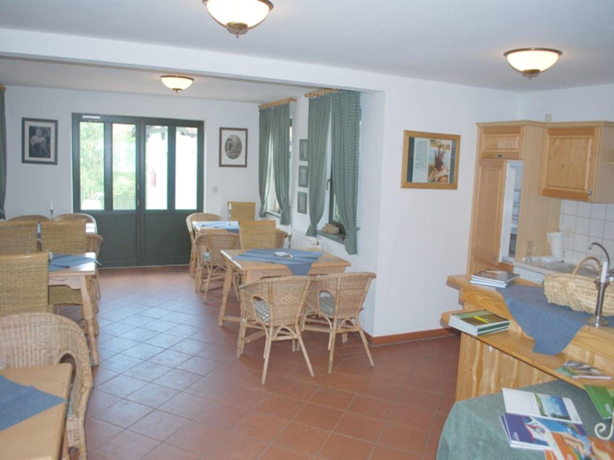 Others 5, Studio in Dargun mit Pool am Kummerower See, Mecklenburgische Seenplatte