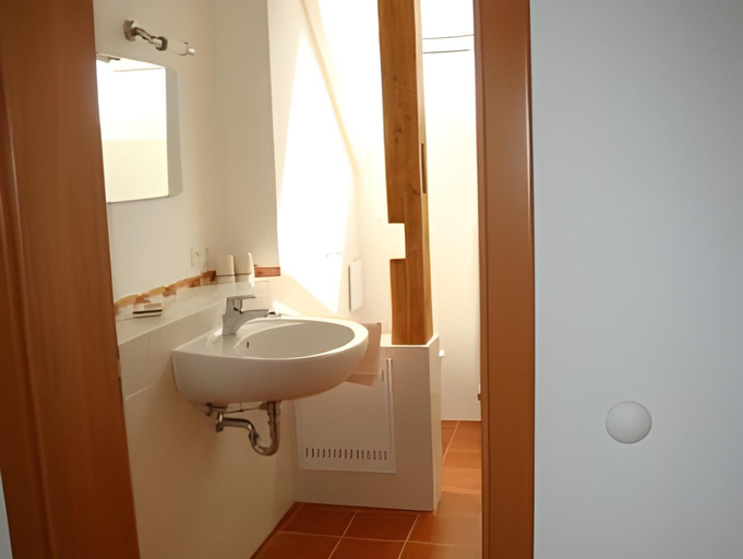 Bathroom 2, Gasthof zum Goldenen Kreuz, Ravensburg