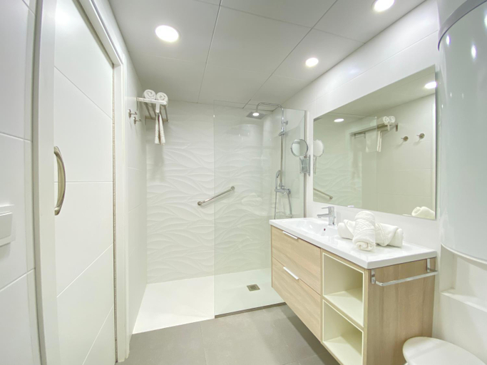 Bathroom 4, Apartamentos Estemar, Alicante