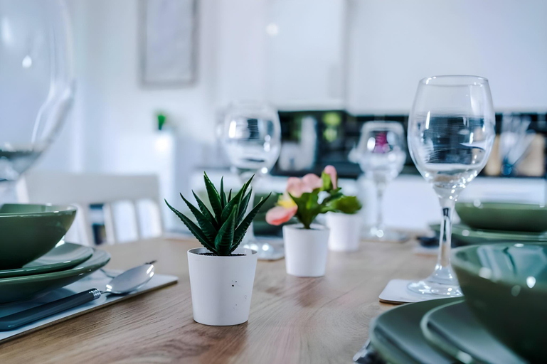 Food & Drinks, Spacious One-Bedroom Apartment in Saint Helens, Saint Helens