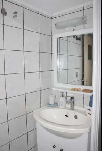 Bathroom 3, Ζoe Studios, Attica