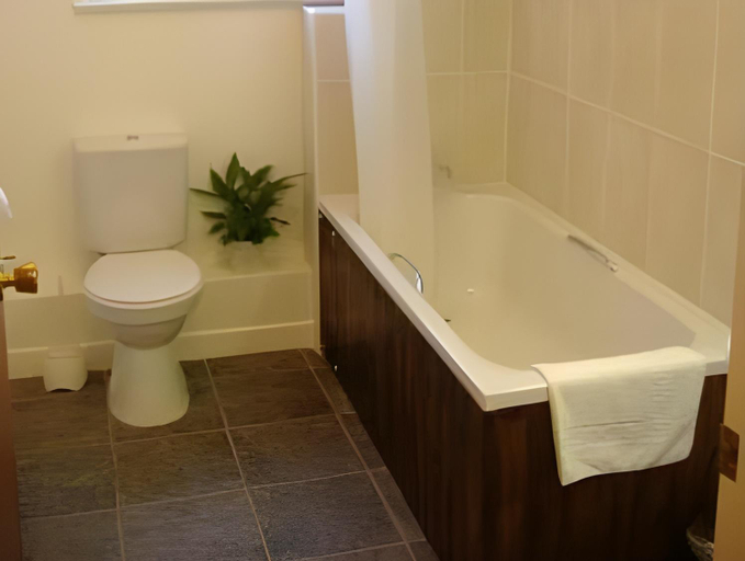 Bathroom, The Crown Inn, Gloucestershire