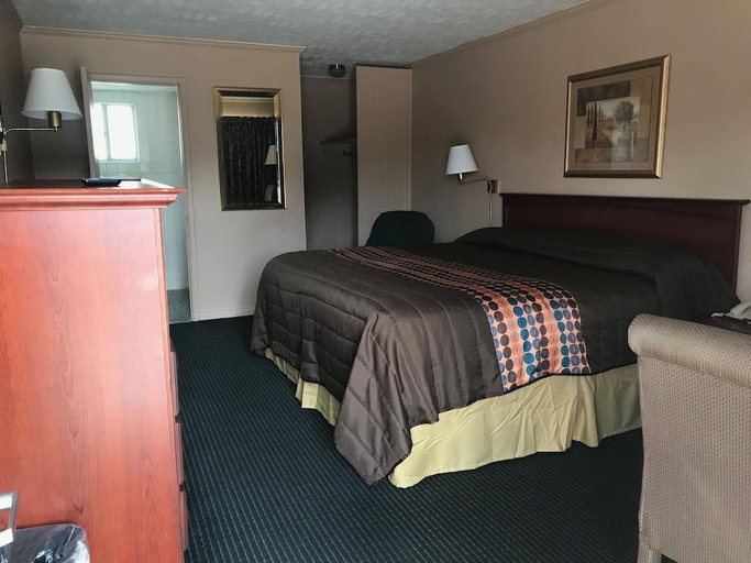 Bedroom 2, Redwood Inn, Etowah