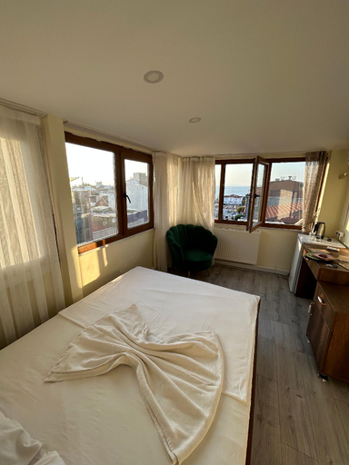 Bedroom 4, NAVAL HOTEL, Merkez