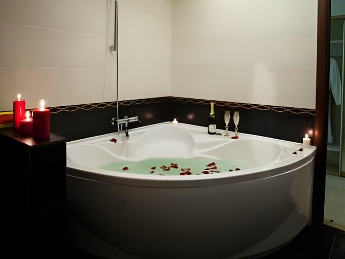 Bathroom 4, Chernaya Zhemchuzhina, Smolenskiy rayon