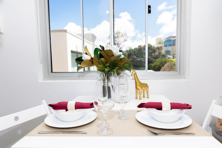 Others 5, Cozy beachfront studio with aircon, Sydney