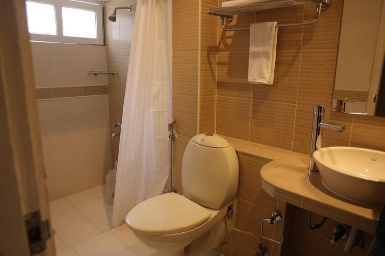 Bathroom, Sicilia Hotel, Idukki