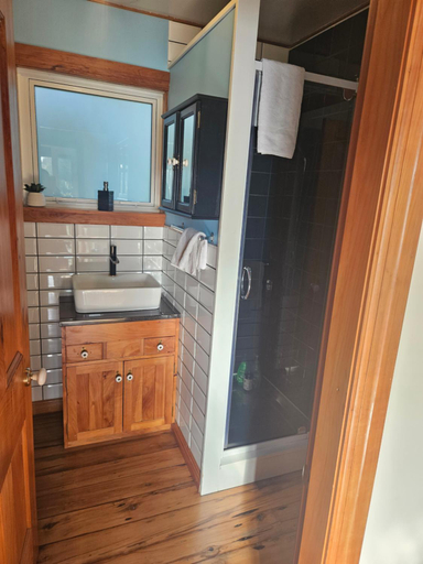 Bathroom, The Blackhouse Cottage, Westland