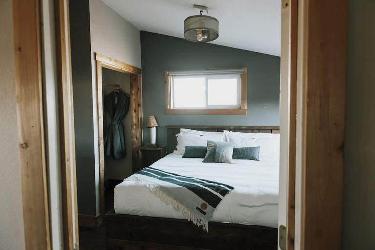 Bedroom 3, Inn at Discovery Coast, Pacific