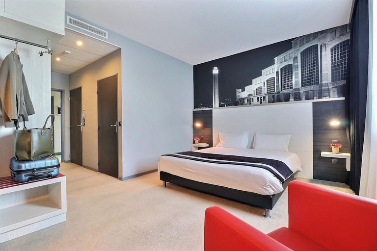 Bedroom 2, Hotel des Lumières, Rhône