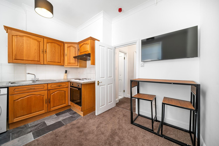 Others 5, Paddington Central Apartments, London