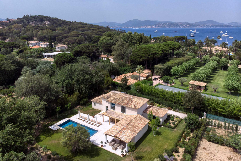 Exterior view 4, Luxurious Villa Facing the Baie des Canebiers, Var