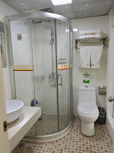 Bathroom, Super 8 Hotel Linxia Da Shi Zi, Linxia Hui