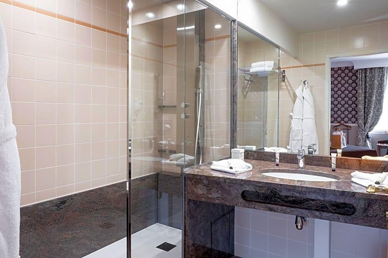 Bathroom 4, manoir de la poterie, Calvados