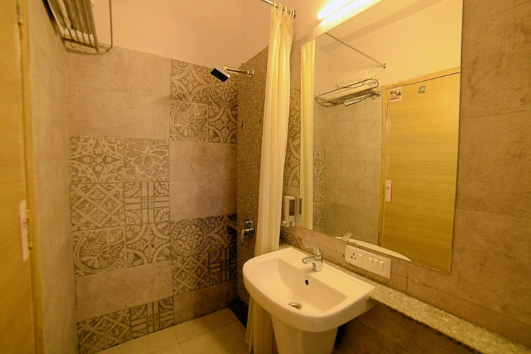 Bathroom 4, Smart Inn @ Taleda Square, Ajmer