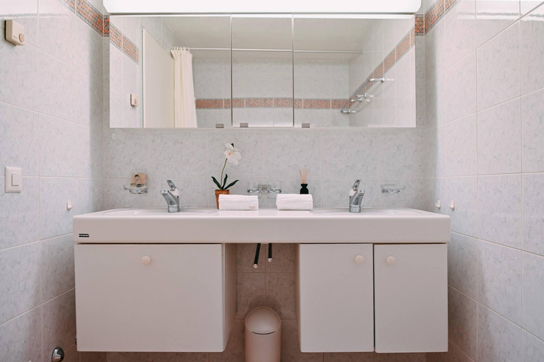 Bathroom 3, Ruga House in Lake Ascona 4, Locarno