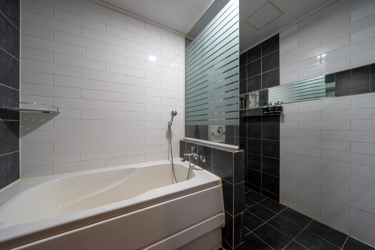 Bathroom 4, Gongju Ink Hotel, Gongju