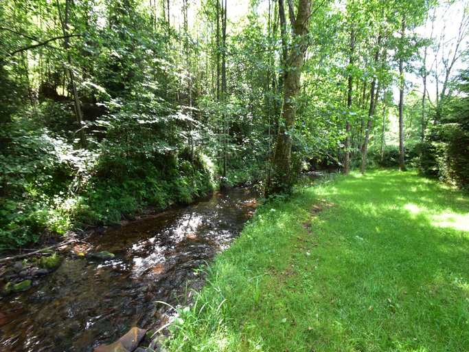 Others 5, Quiet Chalet with Garden, Moselle
