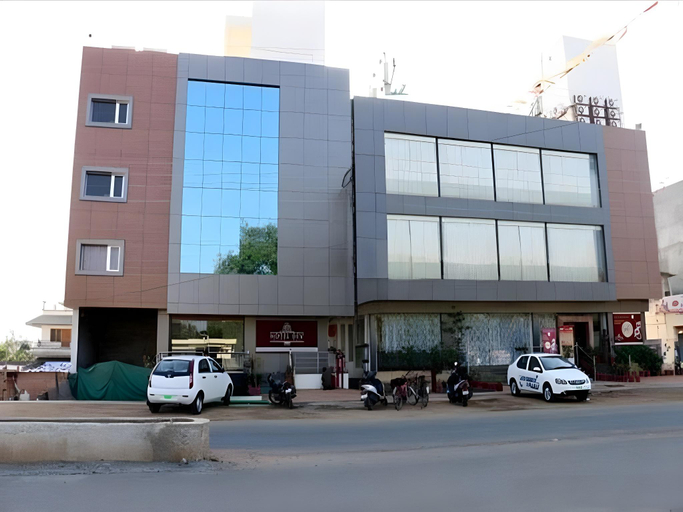 Others 5, Hotel Dev International, Chhindwara
