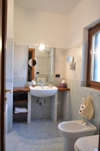 Bathroom 2, Villa Collebelvedere - Near Rome with Home Restaurant, Rieti