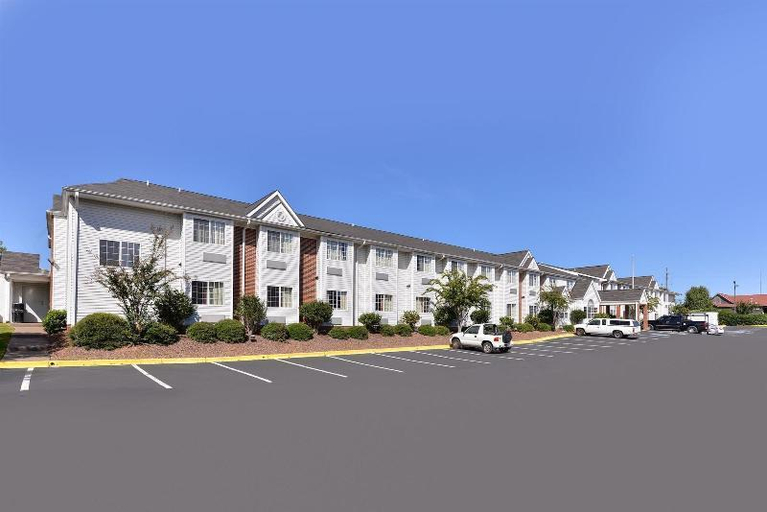 Exterior & Views 1, Motel 6-Richburg, SC, Chester