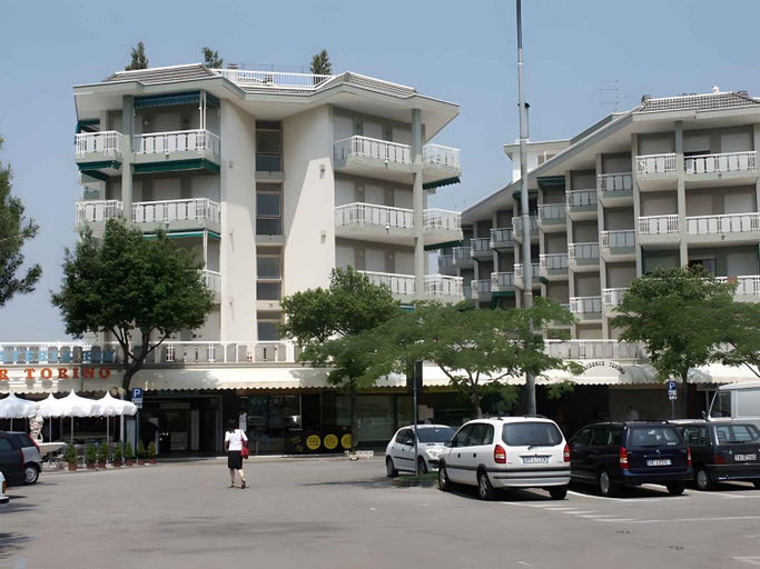 Others 5, Apartments in Lido di Jesolo 25354, Venezia