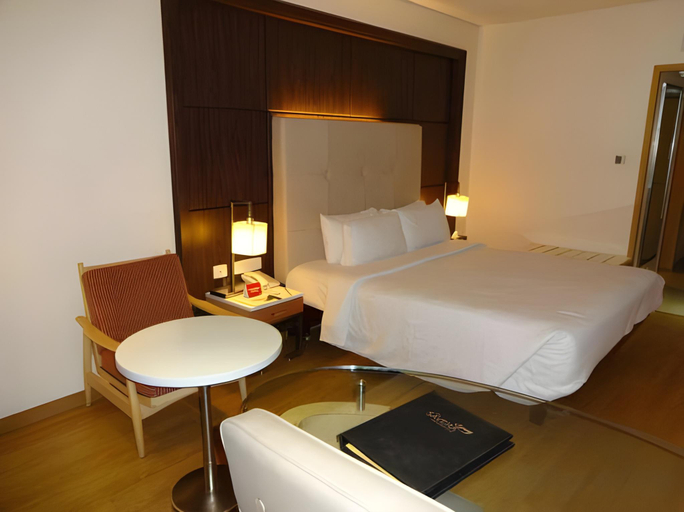 Bedroom 5, Hotel Savera, Chennai