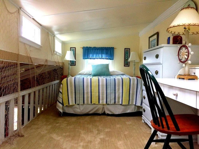 Bedroom 2, Lamb and Lion Inn, Barnstable